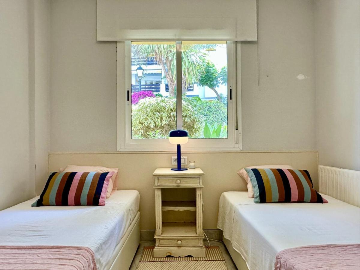 Blue House In Guadalmina Baja, With A Large Terrace Overlooking The Golf Apartment Marbella